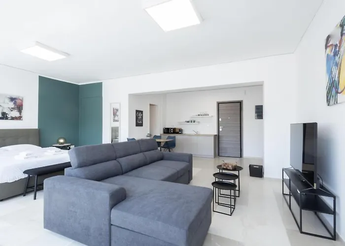Hip And Fun Apt B
